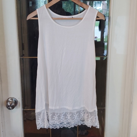 Bundle 3+ 5$ each Silver Icing lace bottom tank size large - Picture 1 of 5